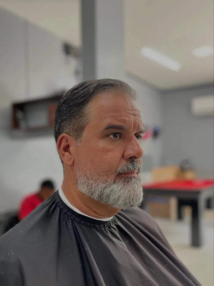 Estilo e disciplina — Hollywood WG Barbearia