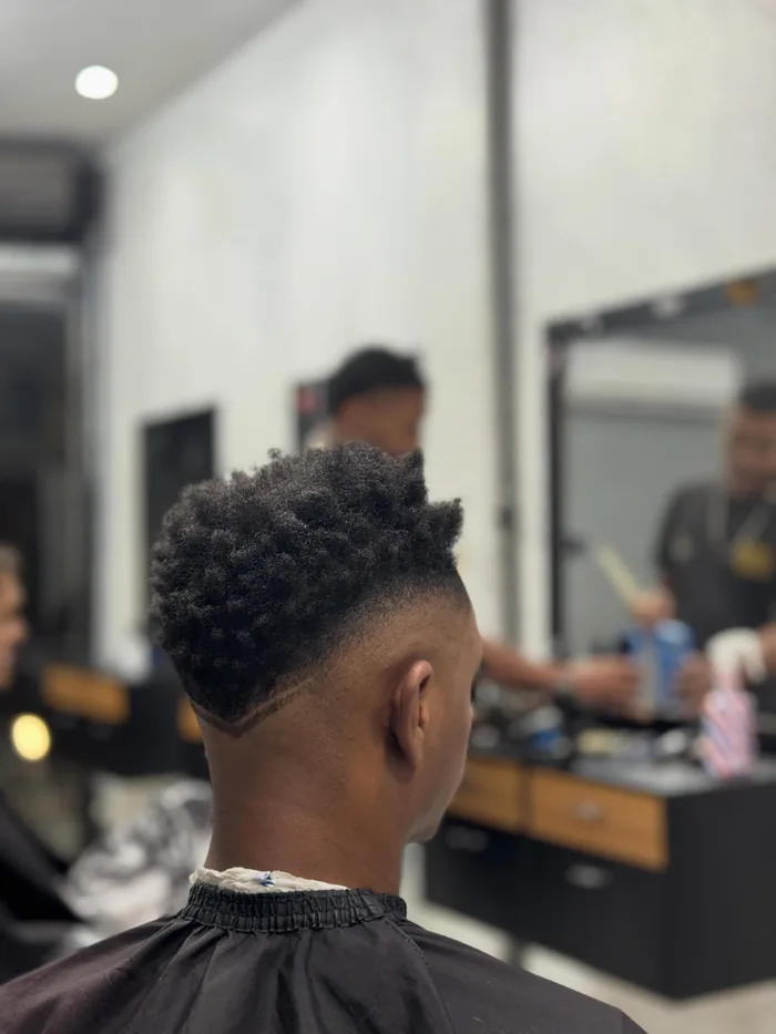 Acabamento e resultado de corte de alta precisão
